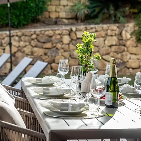 Vila Luxury 3 Bed With Heated Pool - Nueva Andalucia